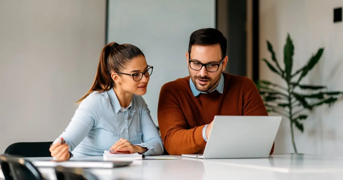 Asking for Help Without Fear in Sales Training