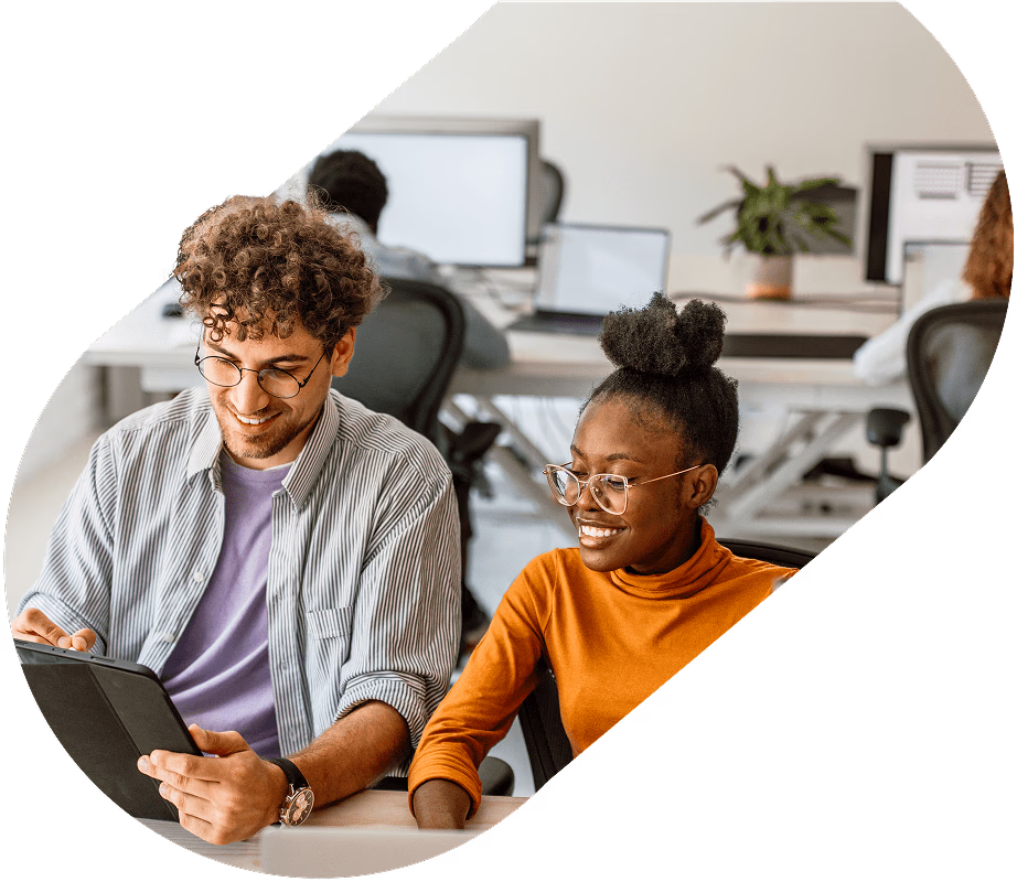 Team collaborating during a live online session